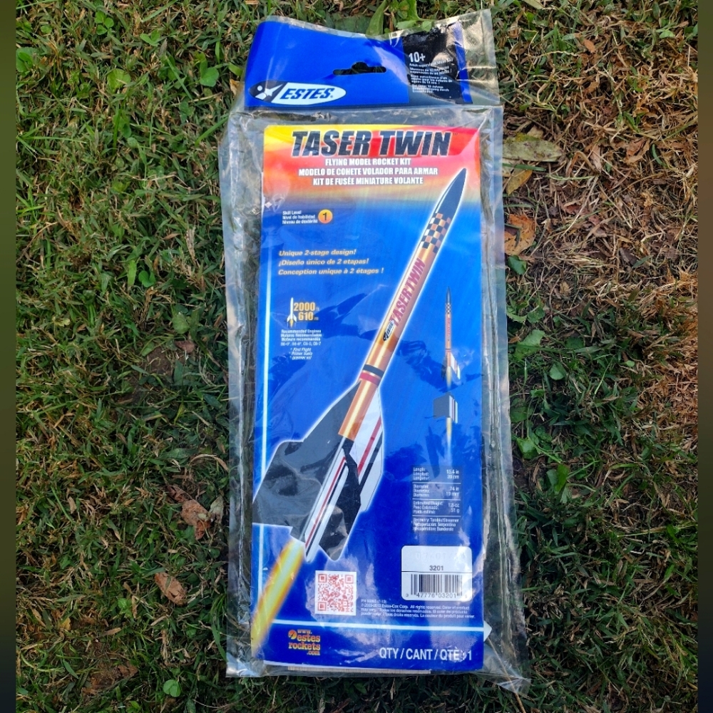 Estes Taser Twin Flying Model Rocket Kit